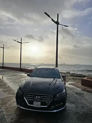 هيونداي أزيرا 2018 سوداء سيدان أوتوماتيك بمقاعد جلدية مكيفة للإيجار في البغطاسية، حمص