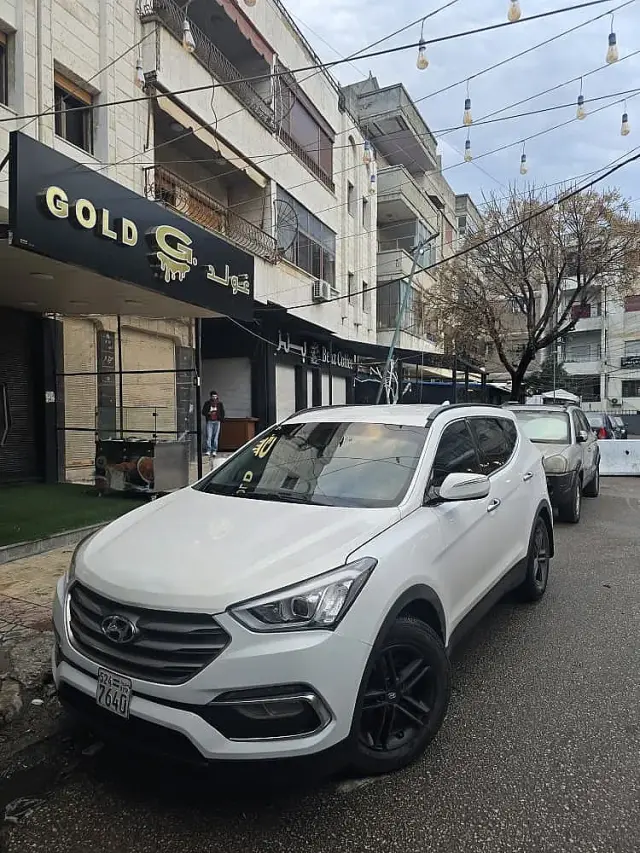 سانتافي كروس أوفر 2018 بيضاء بهاردتوب وكاميرات للإيجار اليومي في البغطاسية، حمص - صورة 10