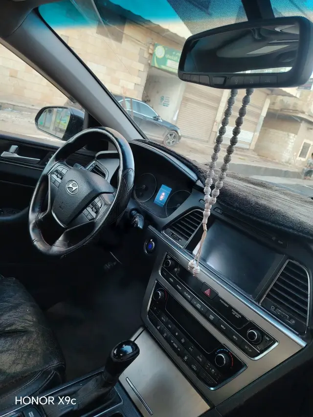هيونداي سوناتا 2015 سيدان أسود بسقف بانورامي في العزيزية حلب - صورة 10