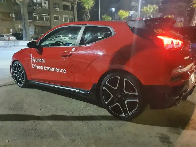 هيونداي فيلوستر 2019 حمراء كوبيه بفتحة سقف وسقف بانورامي في المنارة - صورة 11