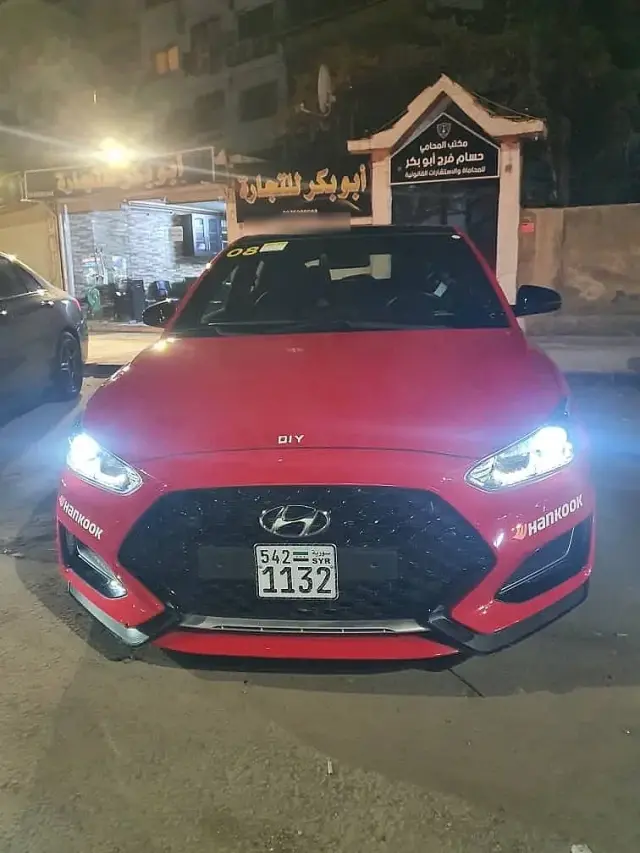هيونداي فيلوستر 2019 حمراء كوبيه بفتحة سقف وسقف بانورامي في المنارة - صورة 5