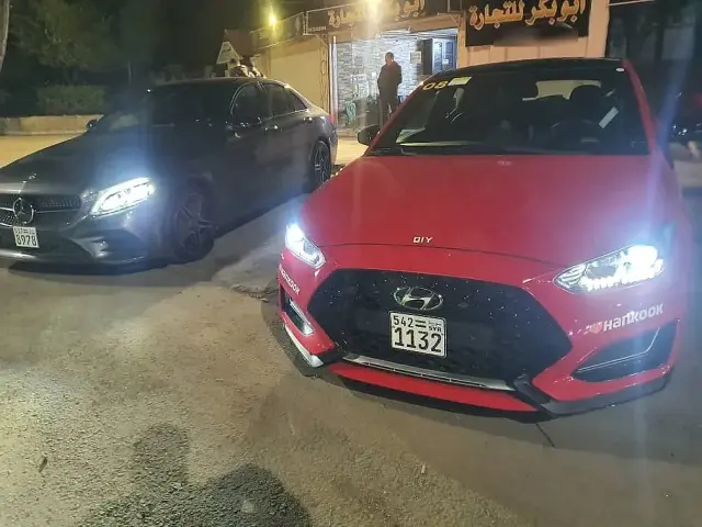هيونداي فيلوستر 2019 حمراء كوبيه بفتحة سقف وسقف بانورامي في المنارة - صورة 10