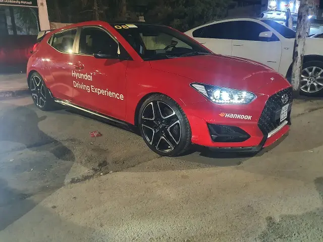 هيونداي فيلوستر 2019 حمراء كوبيه بفتحة سقف وسقف بانورامي في المنارة - صورة 9