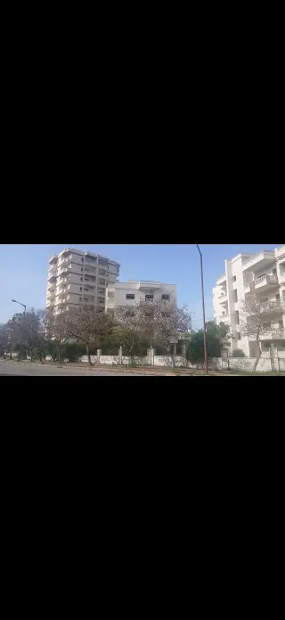 فيلا من أربعة طوابق بحديقة وكراج في المشروع العاشر باللاذقية