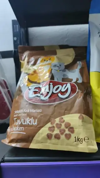 طعام جاف إنجوي للقطط البالغة بنكهة الدجاج، وزن كيلوغرام في الأشرفية