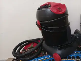 مكنسة كهربائية لوميير 1700 واط مستعملة بحالة نظيفة في داريا