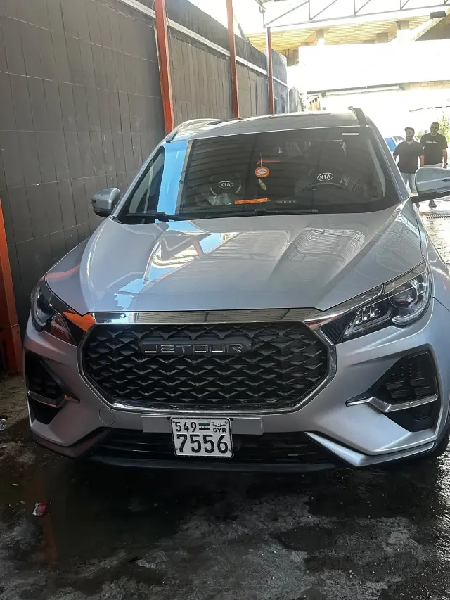 جيتور X70 L 2025 كروس أوفر بسقف بانورامي ومقاعد جلدية في الربوة - صورة 4