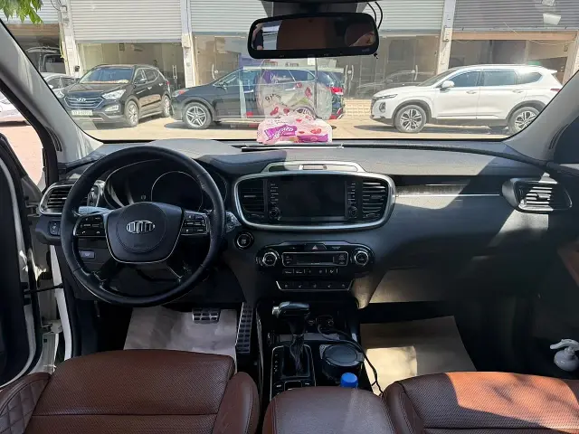 كيا سورينتو 2020 أبيض بمحرك 220 حصان وسقف بانورامي في البياضة حمص - صورة 6