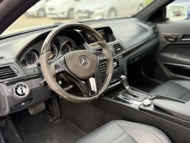 مرسيدس بنز E200 كوبيه 2012 أبيض بسقف بانورامي وكفالة في البياضة حمص - صورة 3
