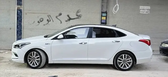 هيونداي سوناتا 2017 بيضاء بسقف بانورامي وكاميرا خلفية في الواحة دمشق - صورة 2