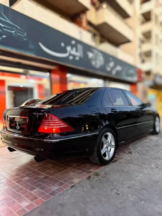 مرسيدس بنز سيدان سوداء موديل 2006 بمسافة 158000 كم في اللاذقية - صورة 3