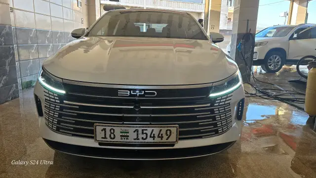 بي واي دي ديستروير 05 موديل 2025 هجين أبيض في ببيلا