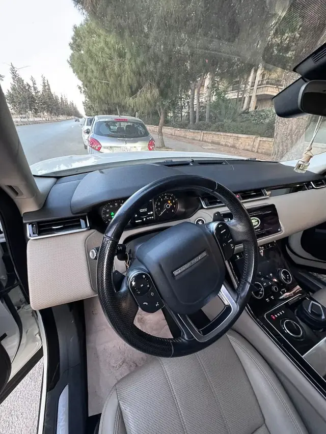 رينج روفر 2020 أبيض بمحرك 256 حصان ودفع رباعي في الشهداء بحلب - صورة 9