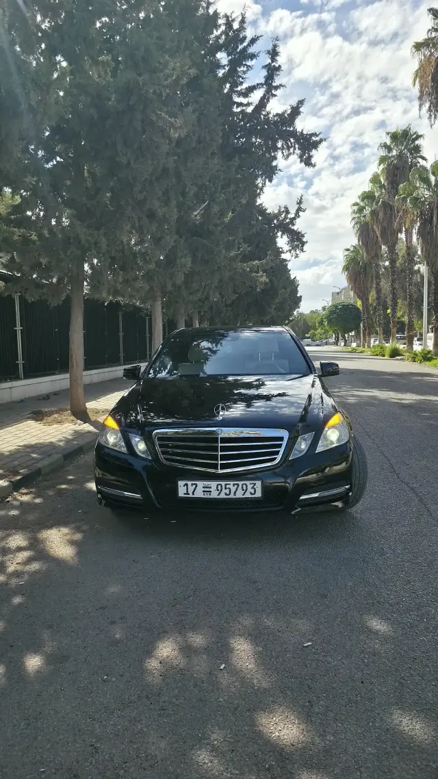 مرسيدس E350 سيدان 2013 أسود بلون داخلي بيج في بلال دمشق - صورة 10