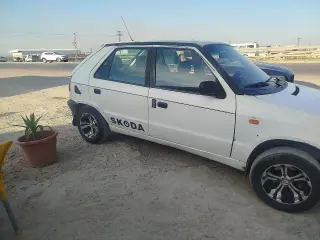 سكودا فيليسيا موديل 2000 بيضاء بمحرك 1600 سي سي في هنانو