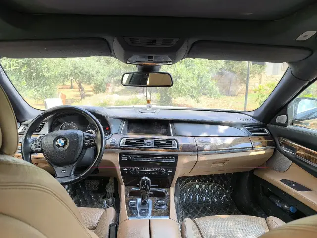 BMW الفئة 7 موديل 2013 بمحرك 4400 سي سي وسقف بانورامي في المالكي - صورة 3