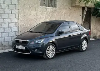 فورد فوكس تيتانيوم 2009 بفتحة سقف ومقاعد جلدية كهربائية في داريا