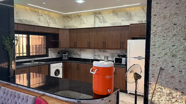 فيلا من طابقين في سهل بقين بالزبداني، أربع غرف ومسبح كبير - صورة 5