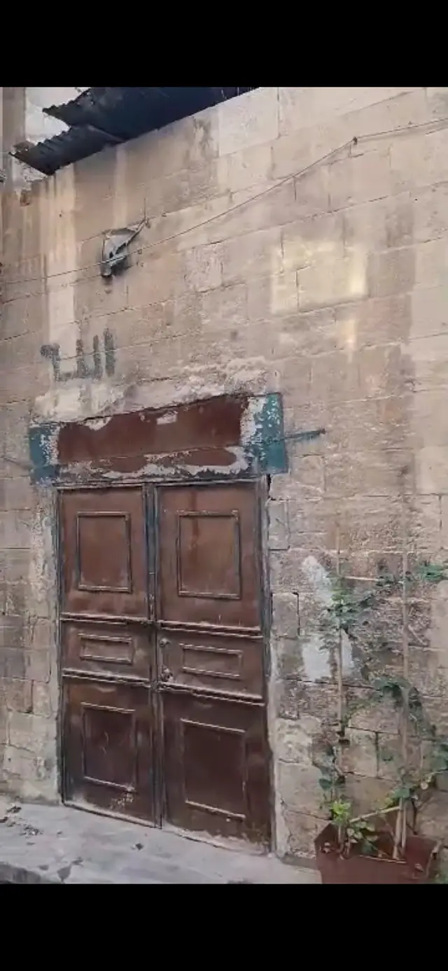 خان سياحي بطابو أخضر مقابل قلعة حلب في سوق المدينة القديم - صورة 2