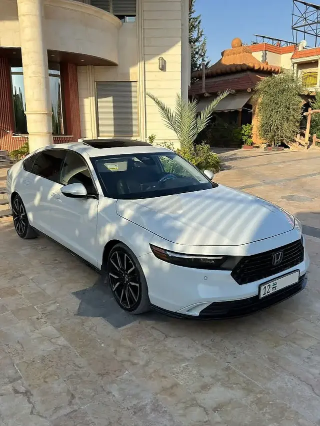 هوندا أكورد هايبرد 2024 أبيض بمسافة 13700 كم في الفيحاء بحماة