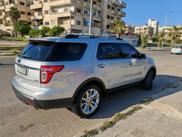 فورد إكسبلورر 2015 دفع رباعي 4x4 بمحرك 3000 سي سي بنزين في البغطاسية، حمص - صورة 3