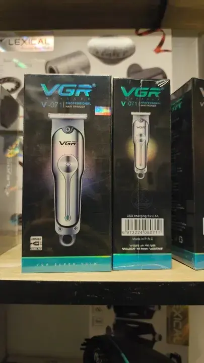 ماكينة تشذيب VGR Voyager V-071 فضية بشفرة T-Blade الفولاذية في حلب