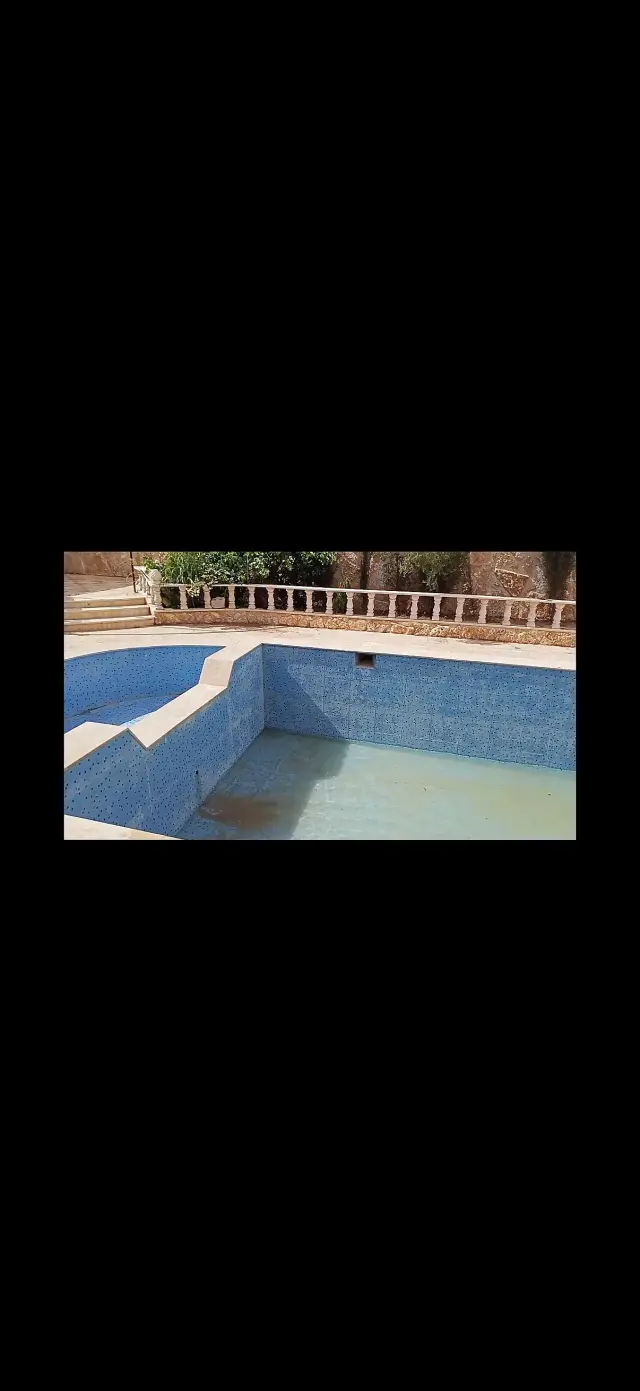 مزرعة في المليحة البردونة بمسبح كبير ومنشآت مسرمكة وأرض ملاصقة