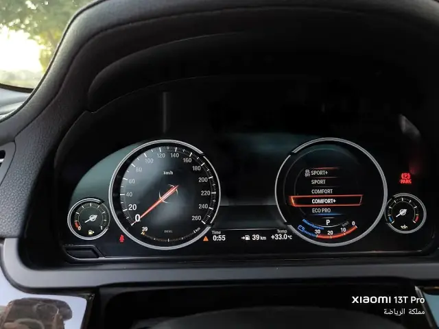 بي إم دبليو 740d موديل 2014 سيدان دفع رباعي بمحرك ديزل 320 حصان في المزة الشرقية - صورة 6