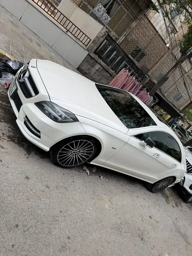 مرسيدس CLS 350 موديل 2012 أبيض بمحرك 3500 سي سي وفتحة سقف في حلب