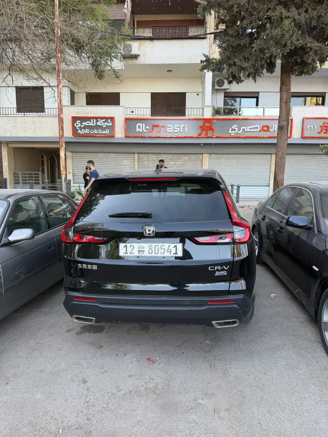 هوندا CR-V 2025 أسود بسقف بانورامي ومقاعد جلدية في صحنايا - صورة 9