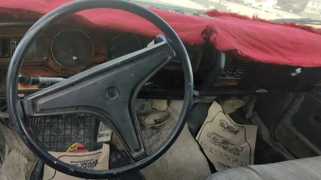 بويك سنشري سيدان 1976 بمحرك 5700 سي سي وجير أوتوماتيك في صحنايا - صورة 8