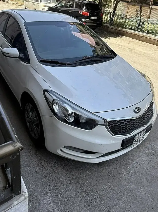 كيا K3 سيدان 2015 بيضاء للإيجار اليومي في الروضة بدمشق - صورة 3