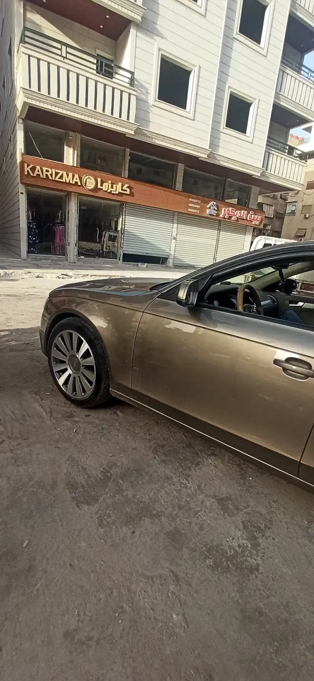 أودي A4 سيدان 2010 بمحرك 2000 سي سي وجير أوتوماتيك في صحنايا - صورة 5