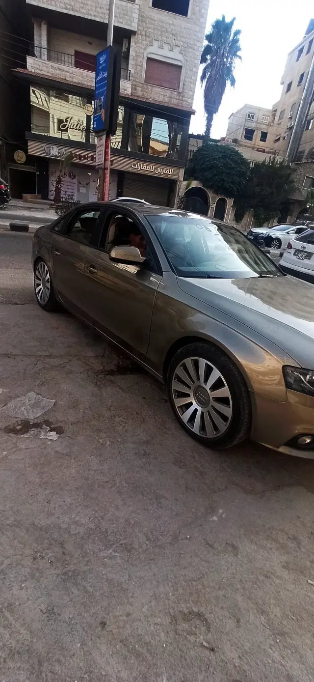أودي A4 سيدان 2010 بمحرك 2000 سي سي وجير أوتوماتيك في صحنايا - صورة 3