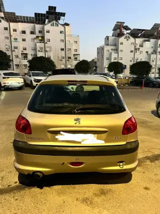 بيجو 206 سيدان 2006 فضية أوتوماتيك بمحرك مازوت 1600 سي سي في الفرقان