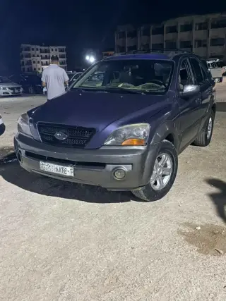 كيا سورينتو 2004 دفع رباعي زرقاء بمحرك 2000 سي سي في الزهراء حلب
