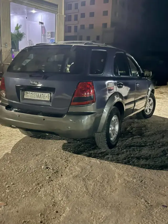 كيا سورينتو 2004 دفع رباعي زرقاء بمحرك 2000 سي سي في الزهراء حلب - صورة 3