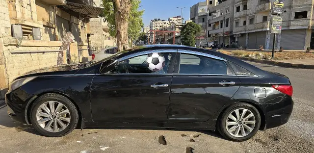 هيونداي سوناتا 2014 سيدان سوداء بمحرك 2000 سي سي في الميماس، حمص - صورة 7