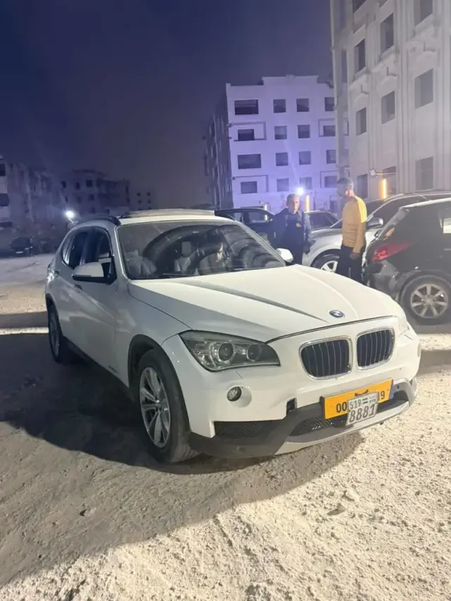 بي ام دبليو 2015 SUV أبيض بمحرك بنزين 2600 سي سي وجير أوتوماتيك في الزهراء بحلب - صورة 2