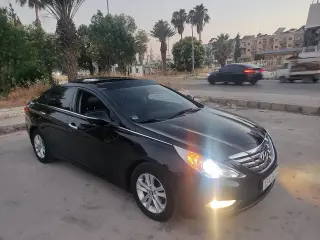 هيونداي سوناتا سيدان 2012 أسود بسقف بانورامي في حمص - الفردوس