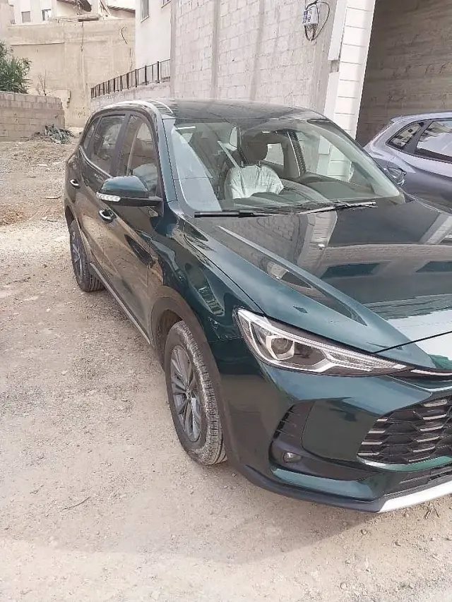 إيجار يومي لسيارة MG ZS كروس أوفر 2026 أخضر في قطنا - صورة 3