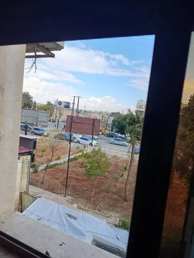 شقة للبيع في حلب الجديدة، 150 م² بخمس غرف نوم وحمامين، إكساء سوبر ديلوكس وطاقة شمسية - صورة 3