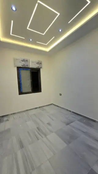 شقة فاخرة بخمس غرف وثلاثة حمامات في حلب الجديدة، واجهة غربية