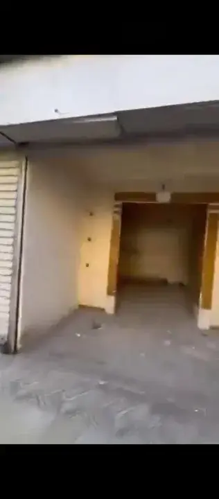 ثلاثة محلات تجارية للإيجار السنوي في الفرقان بحلب، مساحة كل منها 30 م²
