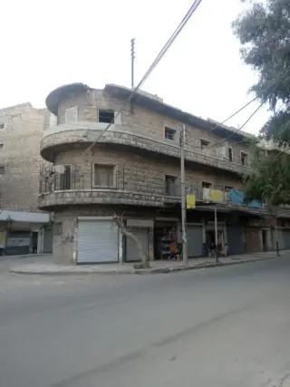 أرض سكنية بمساحة 350 م² في المشهد بحلب، واجهة على شارع عام بثلاث جهات