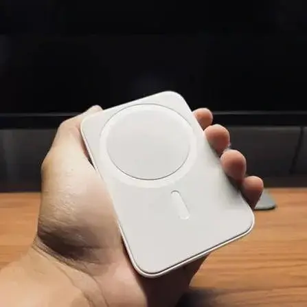 باور بانك NEXACORE NC-PB47 بشحن لاسلكي مغناطيسي وسعة 10000 مللي أمبير - صورة 2