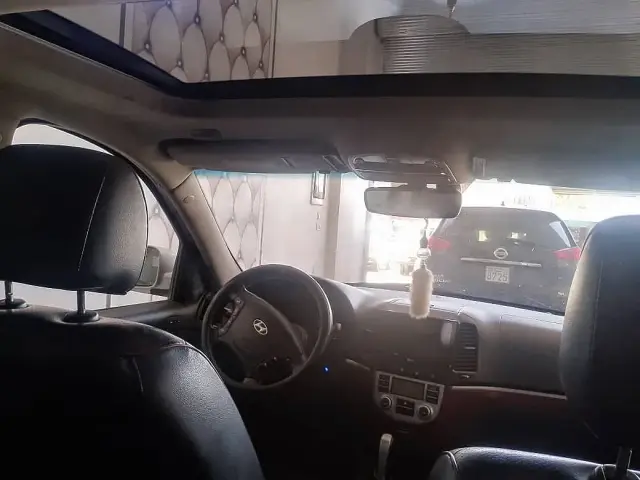 هيونداي سانتافي 2007 دفع رباعي بمحرك مازوت 200 حصان وجلد وفتحة سقف في التل - صورة 8