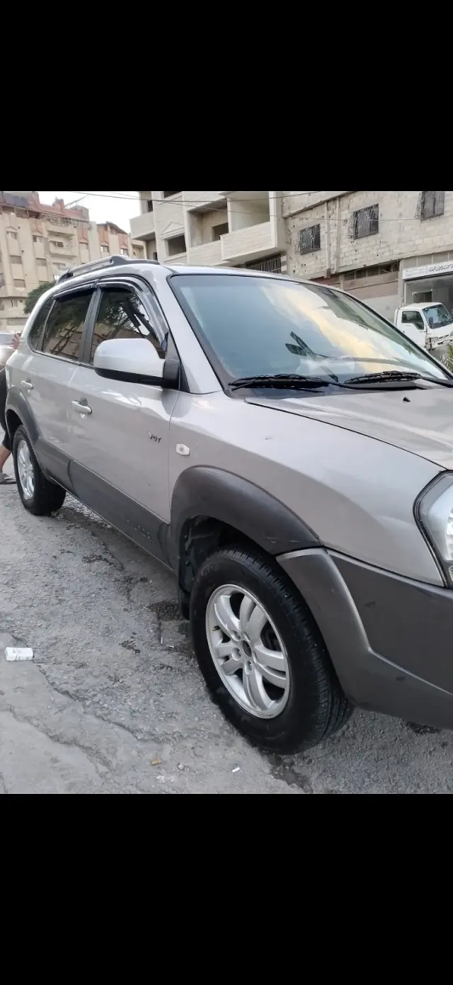 هيونداي توسان كروس أوفر 2007 ديزل فضي بمسافة 200 ألف كم في التل